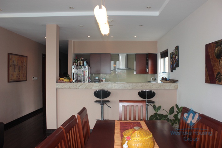 High quality apartment with lake view for lease in Xuan Dieu street, Tay Ho, hanoi